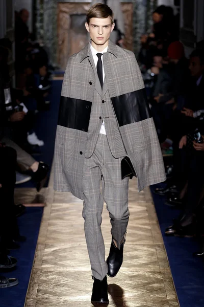 Look 7